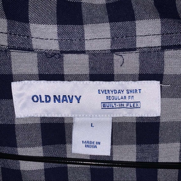 Men’s black and grey plaid old navy button down size large - Picture 2 of 4